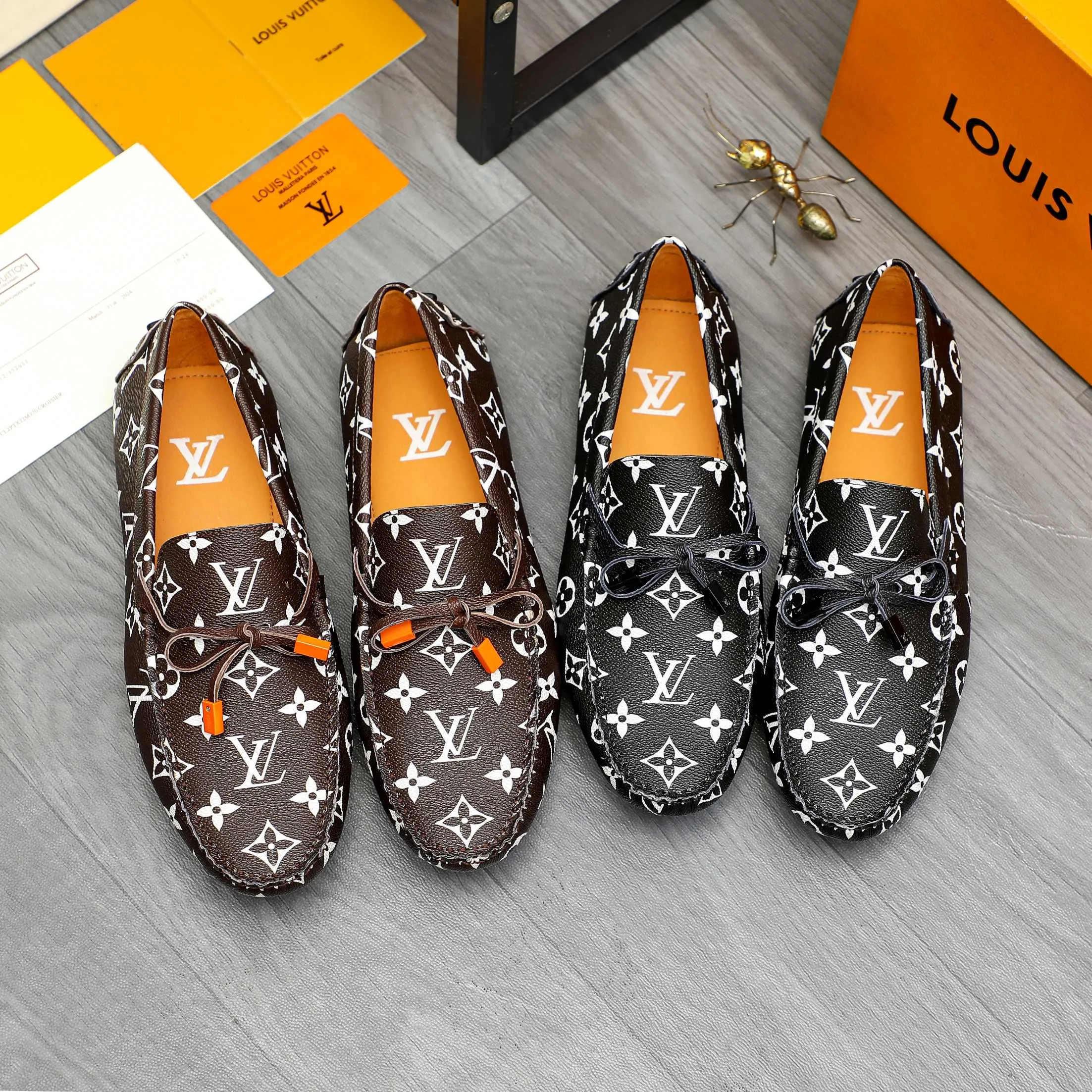 Men's shoes💰380 Product trademark: LV "Louis Vuitton" casual beanie shoes Regular size: 38-45 (45 is custom-made and non-returnable) Product materials: Selected printed cowhide upper, pigskin lining, rubber bean outsole